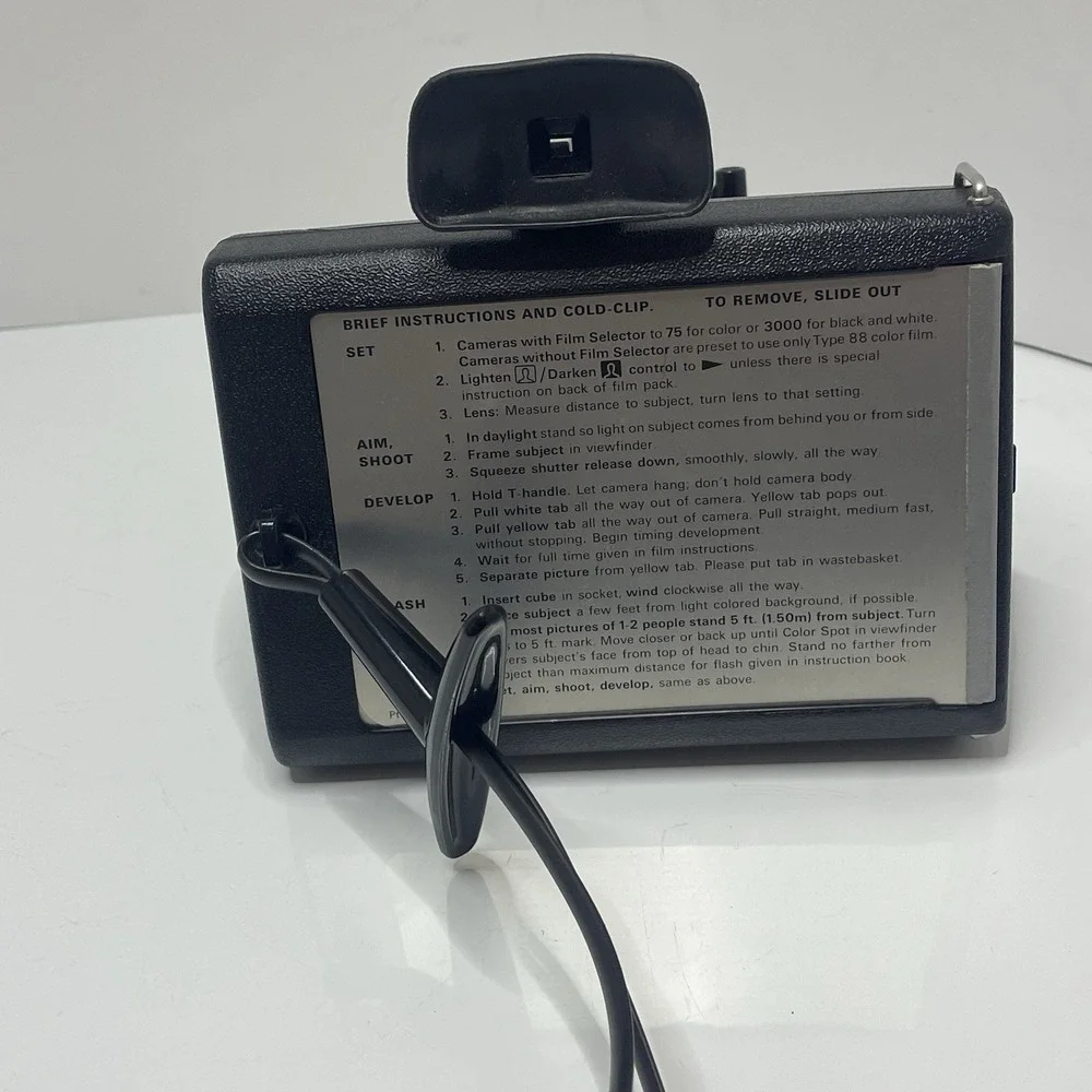 Polaroid Land Camera Square Shooter 2 Vintage 1970s Untested W. 3 Flashcube,case